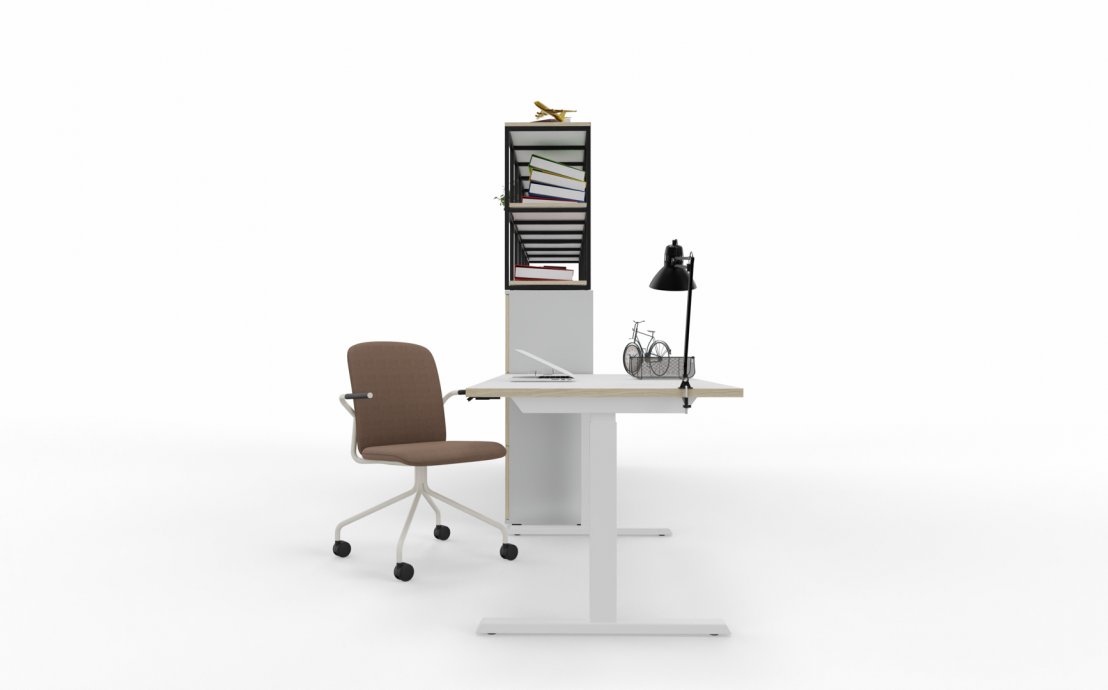 Höhenverstellbarer Schreibtisch im Homeoffice - Planungsbeispiel von MARO