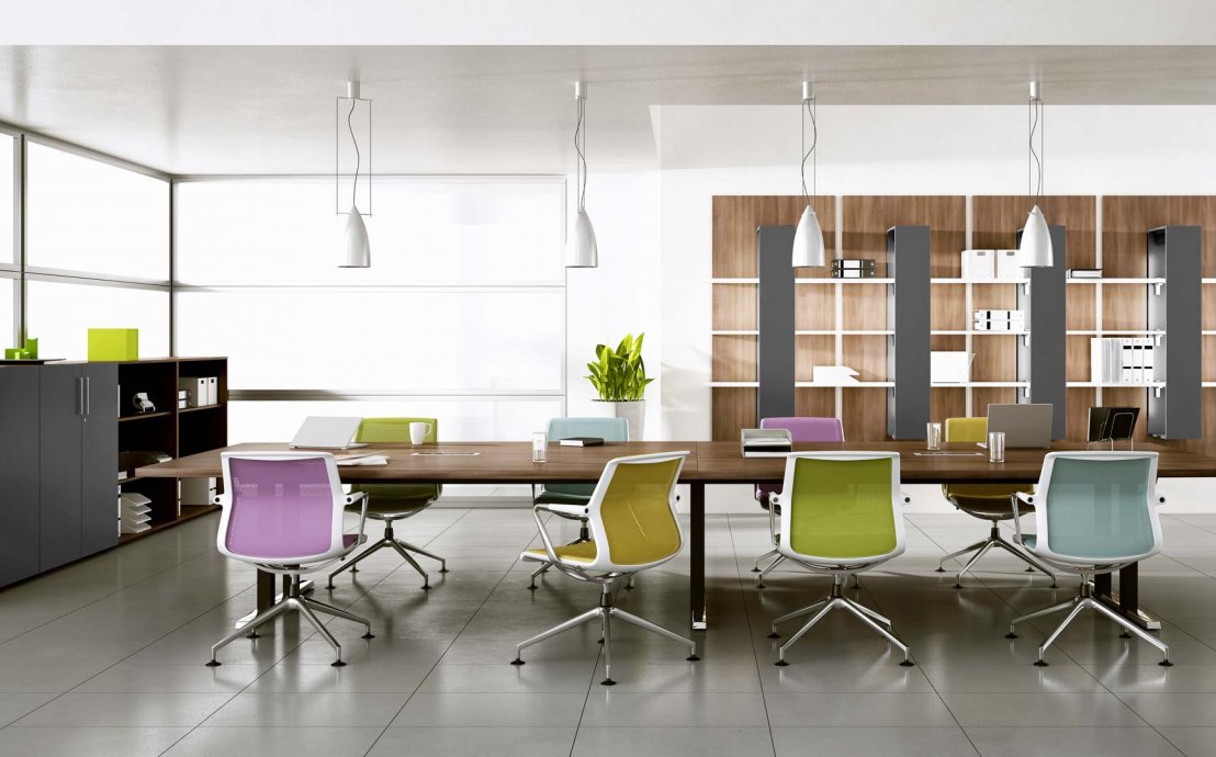 Farben im Büroraum - modernes Bürokonzept von MARO