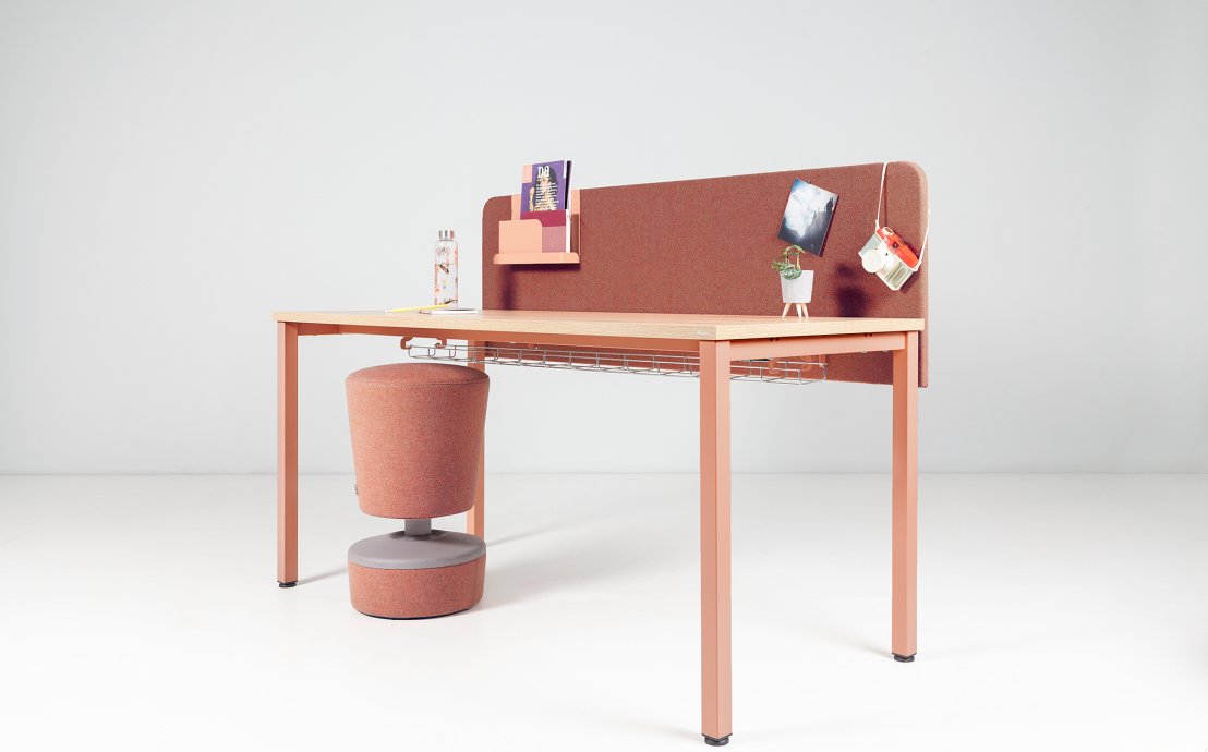 Büromöbelkollektion Op-Lite - Schreibtisch mit Tischtrennwand