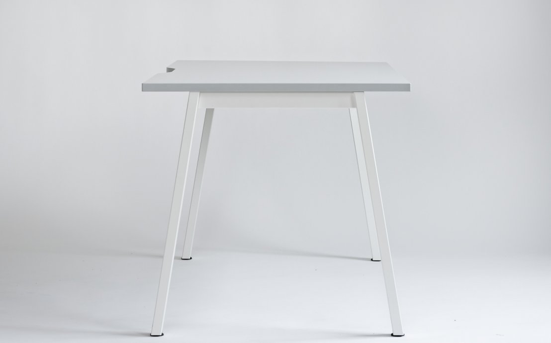 Białe biurko A-eM, dostępne w różnych kolorach