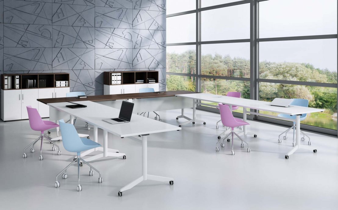 Biuro Agile - mobilne stoły I-eM ze składnym blatem