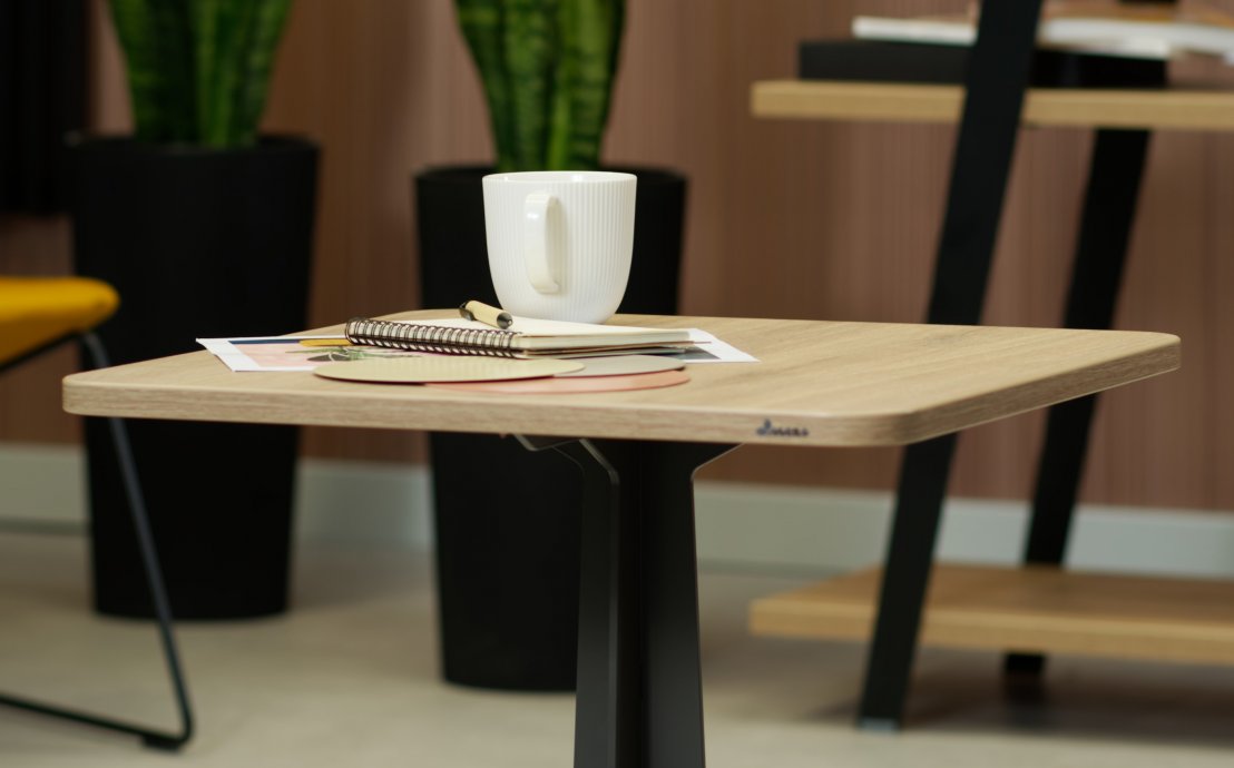 Design-Beistelltische Lusso 2, Büromöbel von MARO
