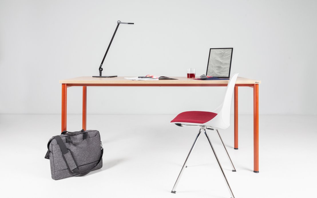 Schreibtisch Op-Lite O - Bürotische in modernen Farben