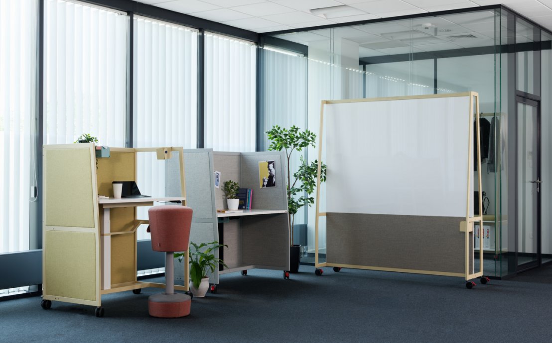 Meble biurowe Ścianka mobilna wariant i biurka