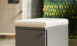 https://api.maro.pl/uploads/images/produkty/wszystkie-kolekcje/top/maro---top-pedestal-with-upholstered-pad--4--857.jpg