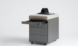 https://api.maro.pl/uploads/images/produkty/wszystkie-kolekcje/top/maro---top-pedestal-with-upholstered-pad--9--899.jpg